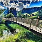 Tiny Water On A With Shared Bathroom * Zweisimmen