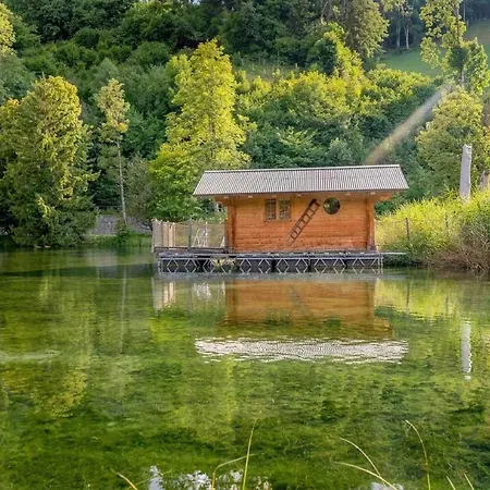 Tiny Water On A With Shared Bathroom Zweisimmen
