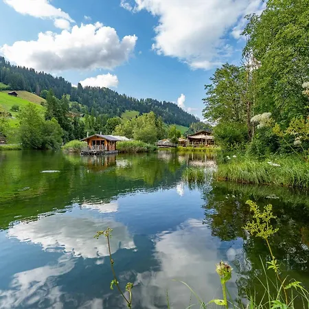 Tiny Water On A With Shared Bathroom Zweisimmen