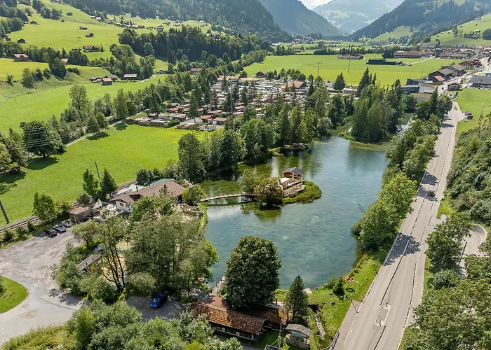 Tiny Water On A Gstaad & Interlaken Dom wakacyjny