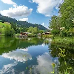 Tiny Water On A With Shared Bathroom Zweisimmen